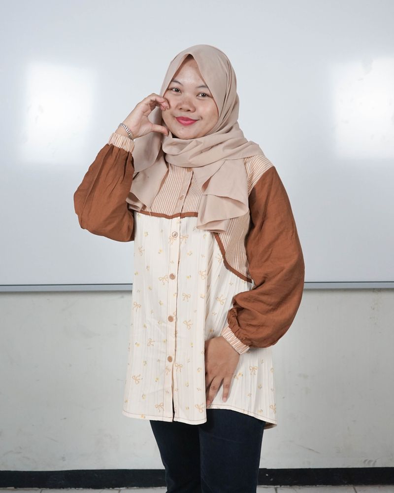 Nopi Sri Rahayu, S.Pd.